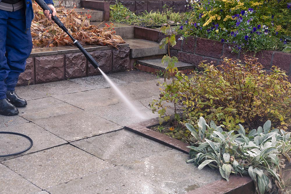 The Advantages of Professional Pressure Washing Services